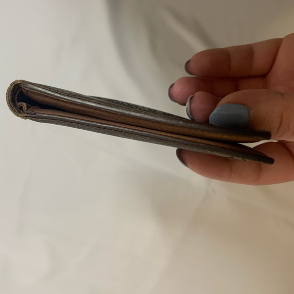 S O L D Louis Vuitton Bifold Monogram Wallet - Picture 17 of 17